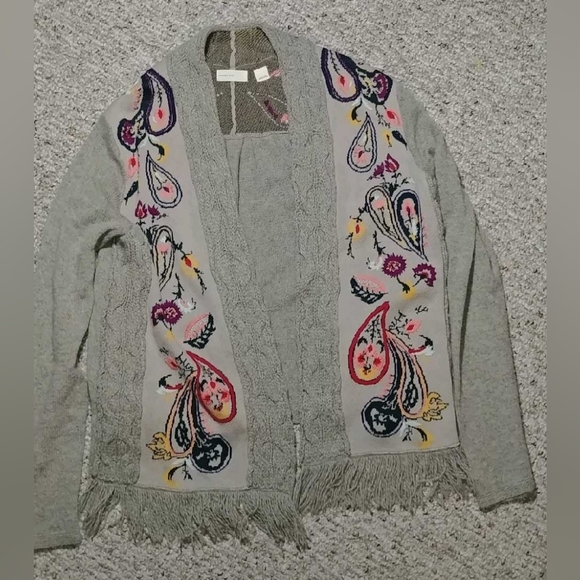 Sleeping on Snow Folklore cardigan - Picture 4 of 9